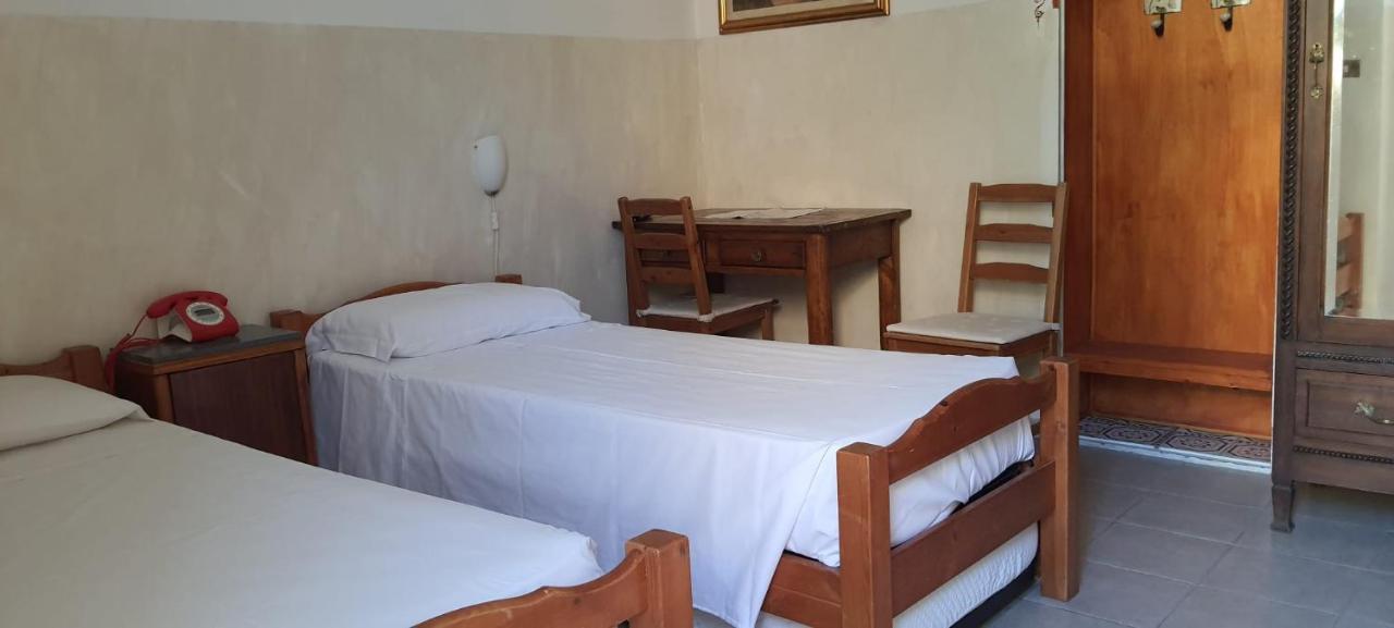 Avalon Hotel *