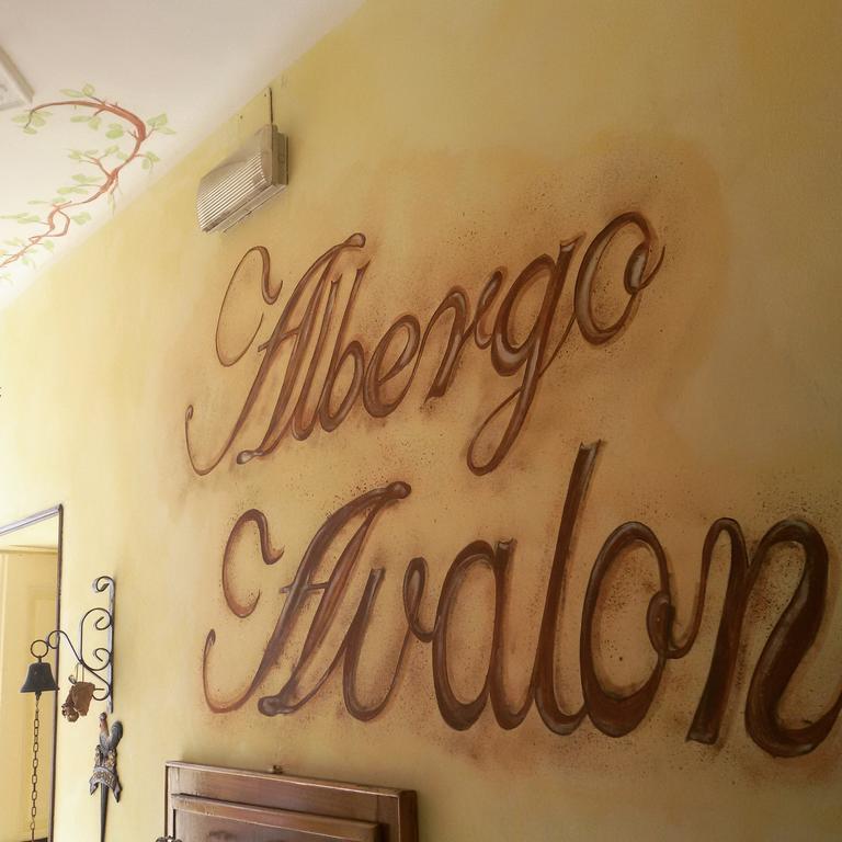 Avalon Hotel *